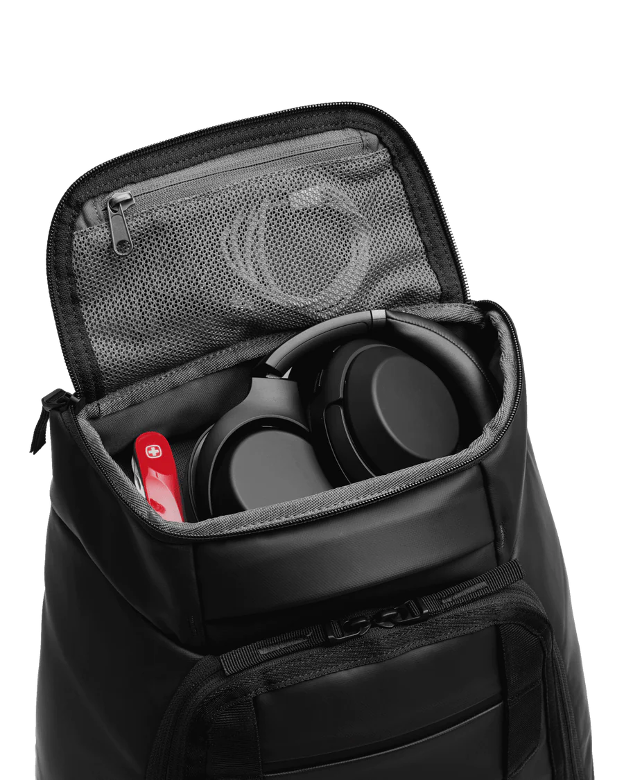 Hugger Backpack 30L Basalt White