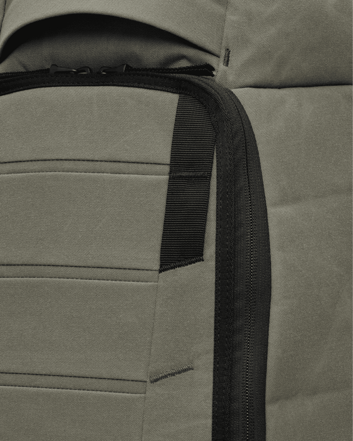 Hugger Backpack 25L Forest Green