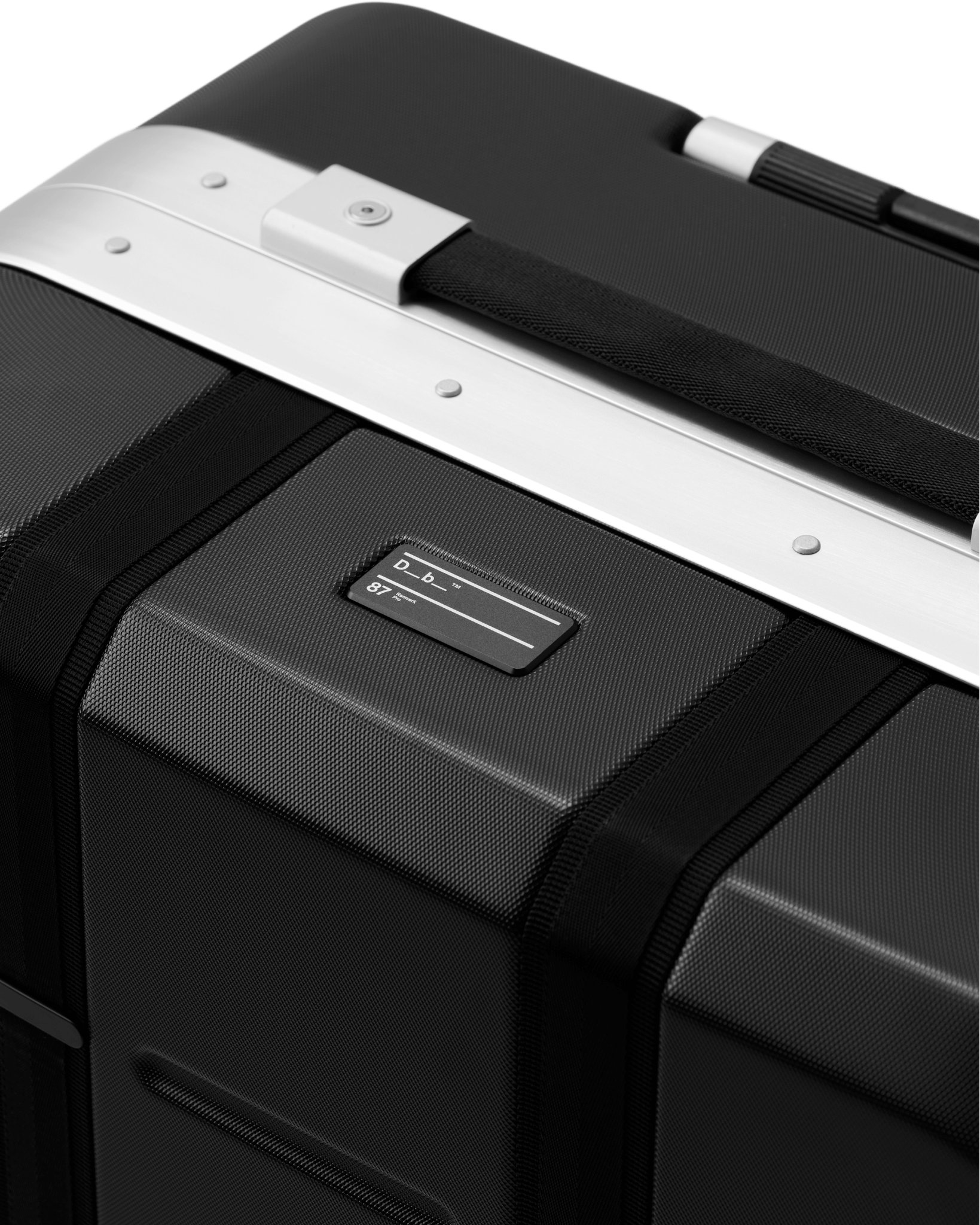 Ramverk Pro Check-in Luggage Medium Silver